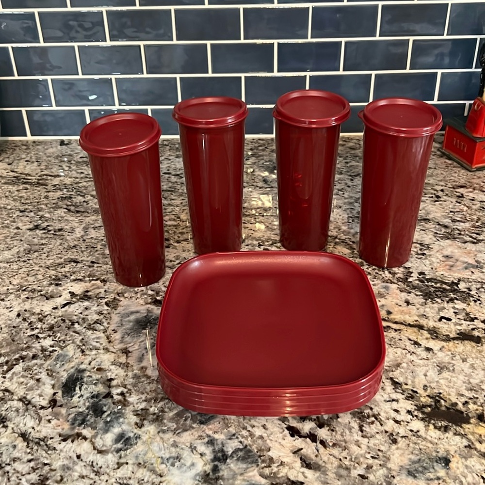 NEW Tupperware 12 piece set